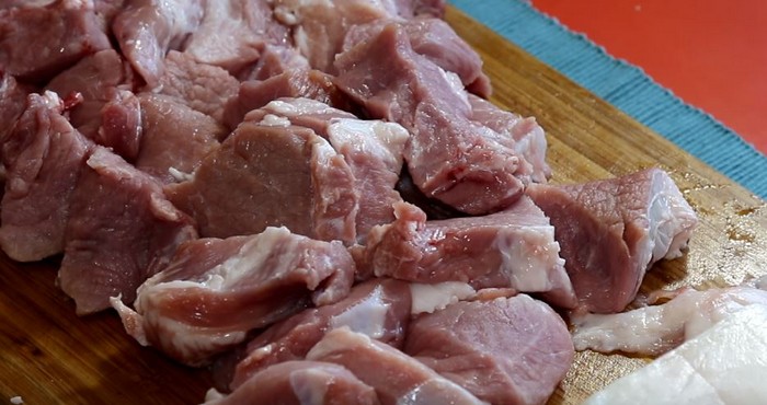 нарезка мяса свинины