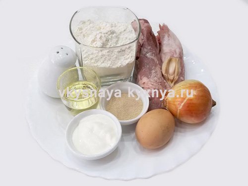 zharenye-pirozhki-s-myasom-ingredienty