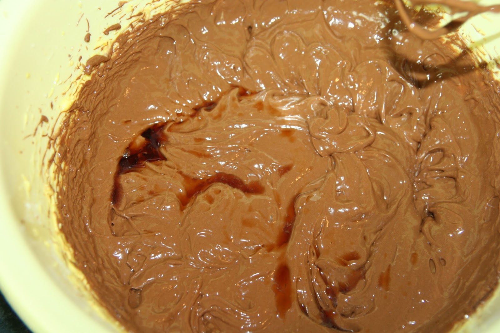 Шоколадно-масляный крем с ромом