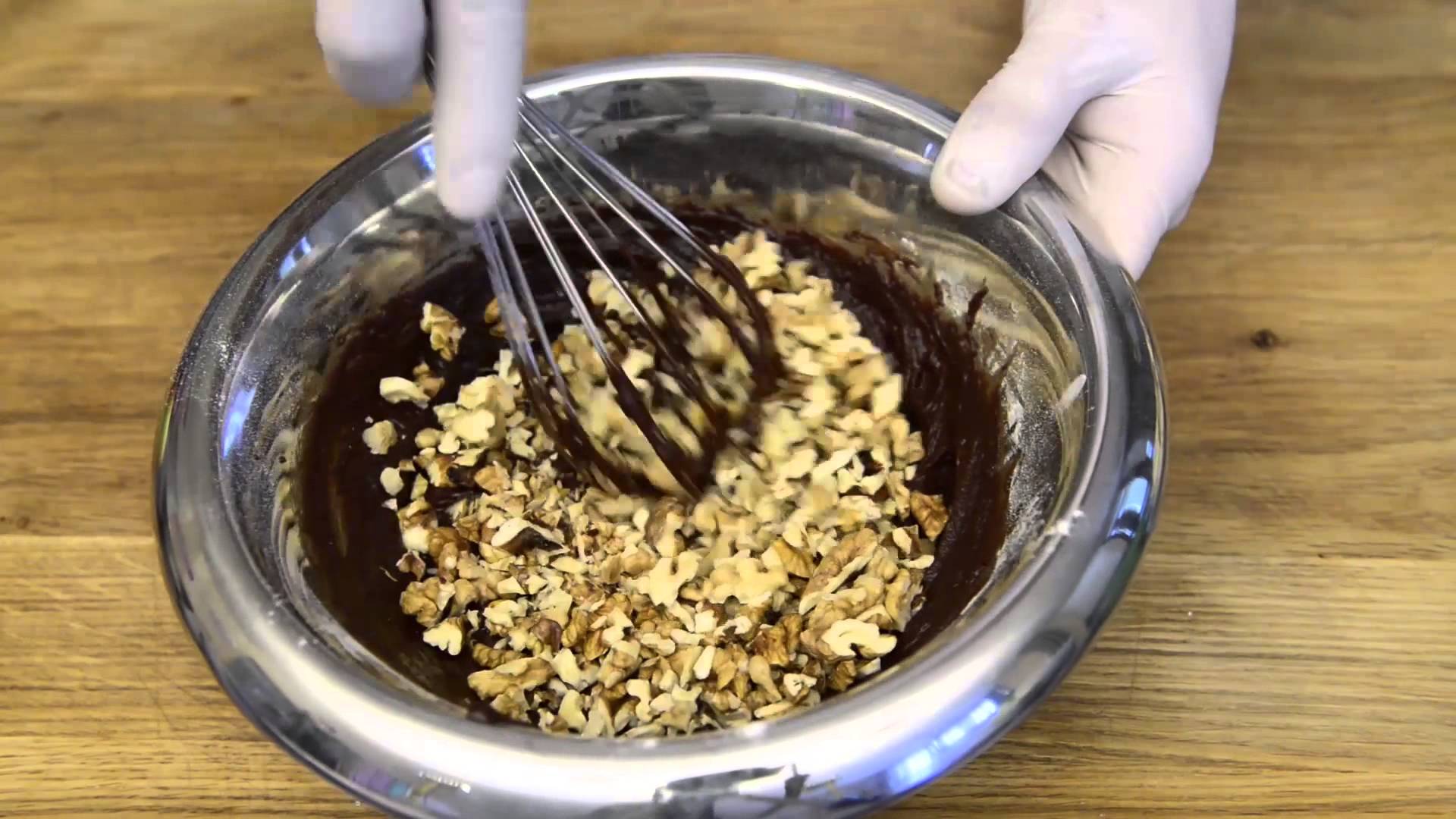 Приготовление орехово-шоколадного крема