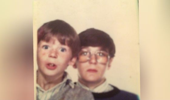 Пол Андерсон в детстве (на фото: со старшим братом)