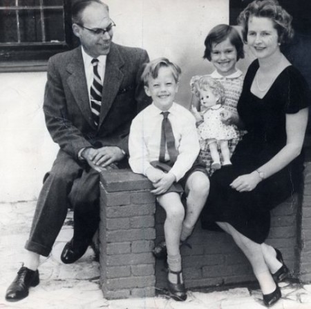 Маргарет Тэтчер с мужем и детьми фото