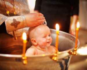 можно ли крестить ребенка в воскресенье