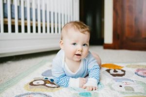 развитие ребенка в 9 месяцев