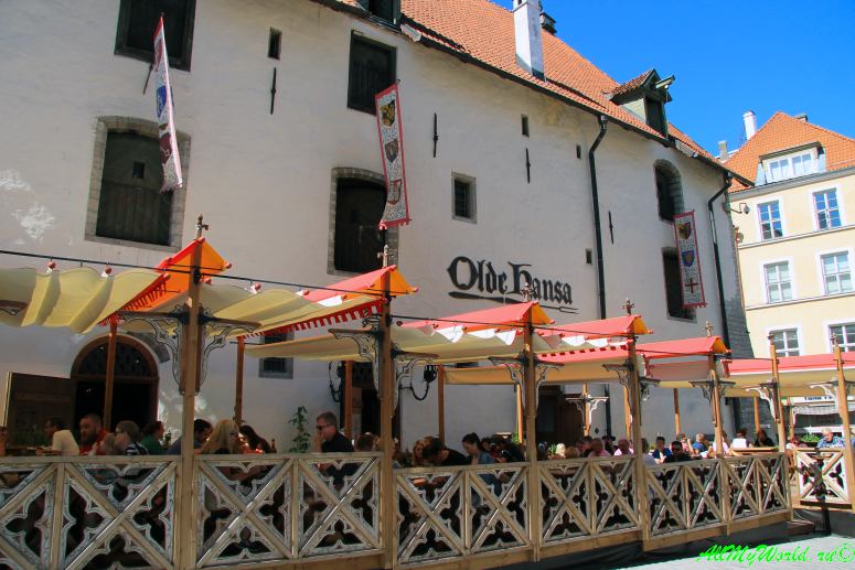 Ратушная площадь Таллина - ресторан Olde Hansa