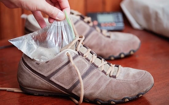 Замораживание воды в обуви