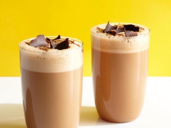 Классический шоколадный молочный коктейль