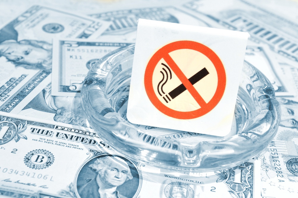 Штрафы за курение в неположенном месте и правила продажи сигарет
