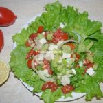Овощной салат с кускусом и сыром