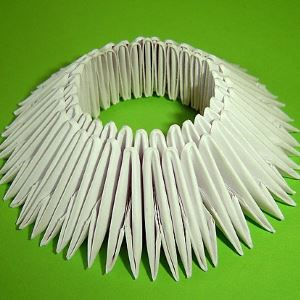 Модульный оригами лебедь