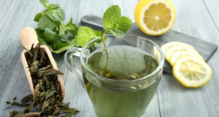 Зелёный чай с лимоном из заварки