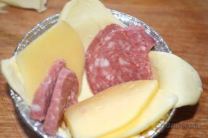 Начинка из колбасы и сыра