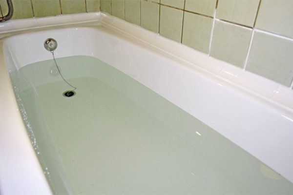 Фото ванной, отмокающей от известкового налета