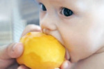 Питание и развитие малыша в 7 месяцев