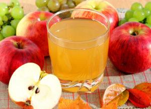 ТОП 10 рецептов консервированного яблочного сока на зиму в домашних условиях через соковыжималку