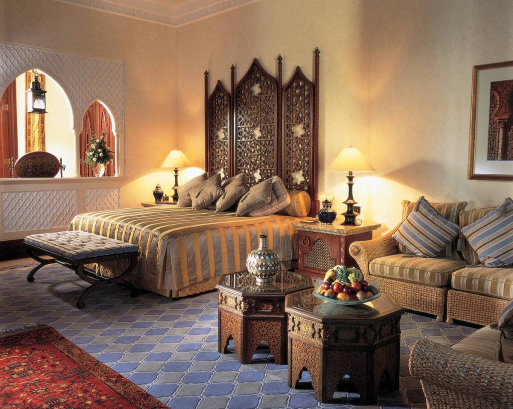 Резная мебель в арабском стиле