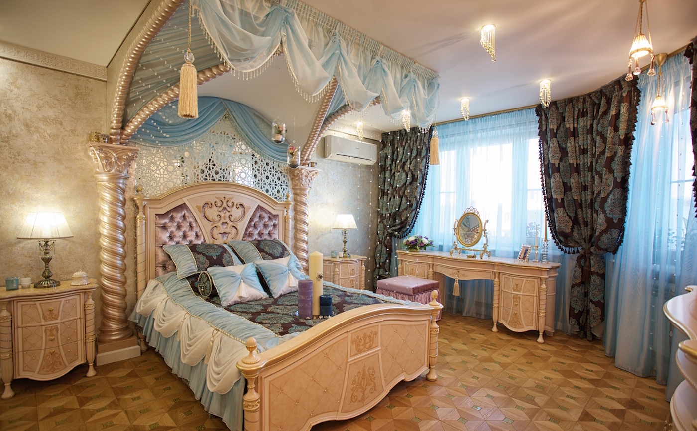 Кровать в дворцовом восточном стиле