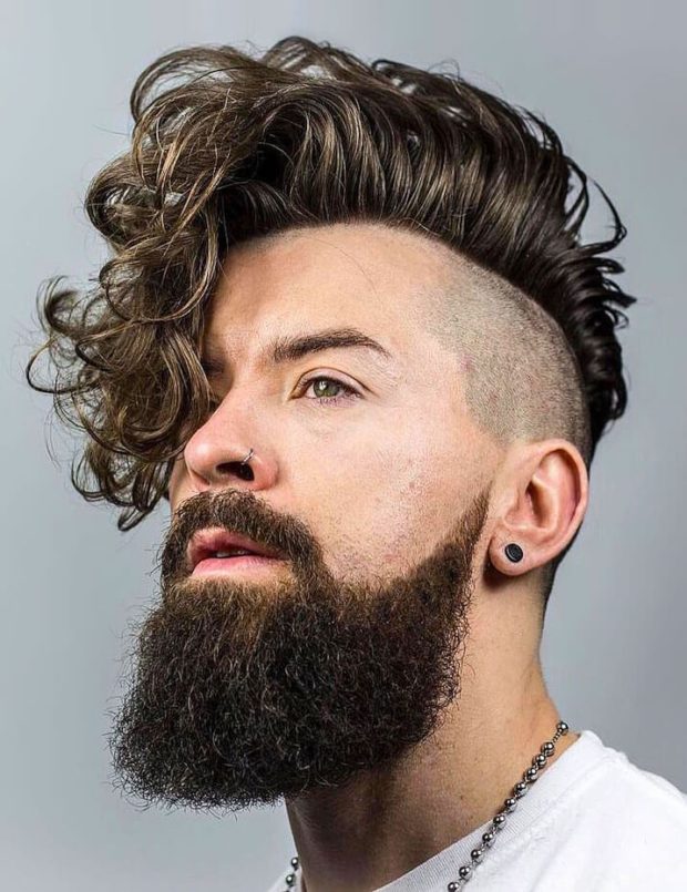 мужская стрижка 2019 2020: длинная волосы на пробор залысина под волосами слева