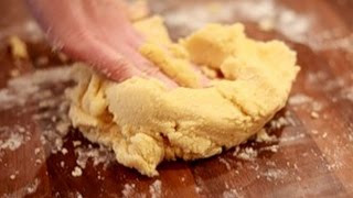 видео Как правильно приготовить песочное тесто для печенья