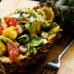 Как вкусно приготовить салат с ананасом и креветками: 4 лучших рецепта