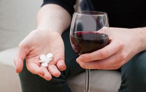 Таблетки и алкоголь - когда это безопасно, а когда недопустимо