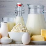 Как правильно выбрать полезные молочные продукты?