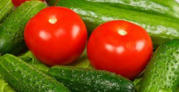 Как засолить помидоры и огурцы